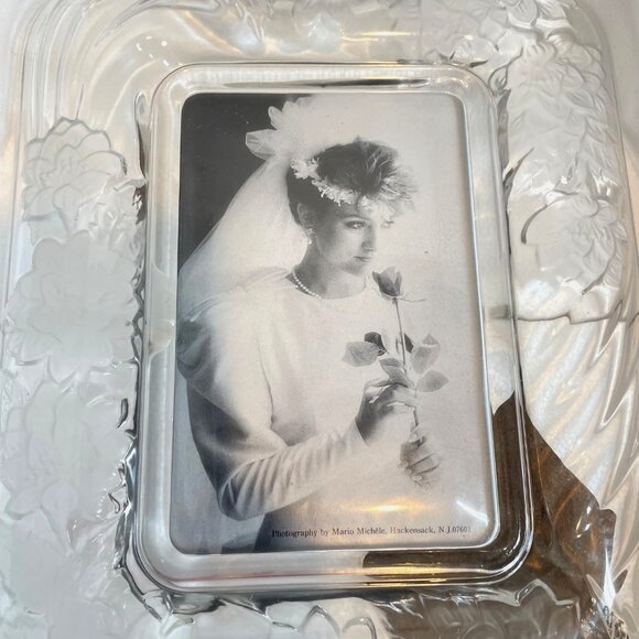 Crystal Clear Signatures Chrysanthemum Rectangular Crystal Photo Frame 4x6 Frost - Picture 10 of 15
